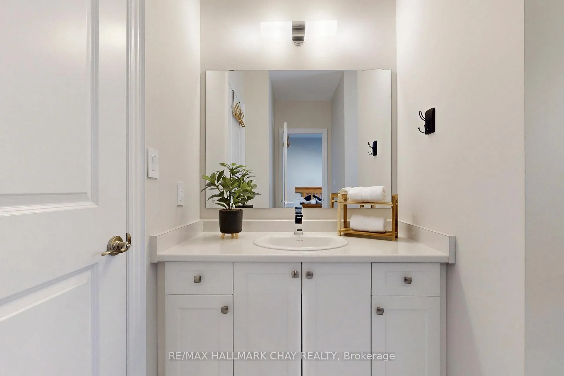 Photo 33 of 109 Bearberry Road, Springwater, Midhurst — HOMEH