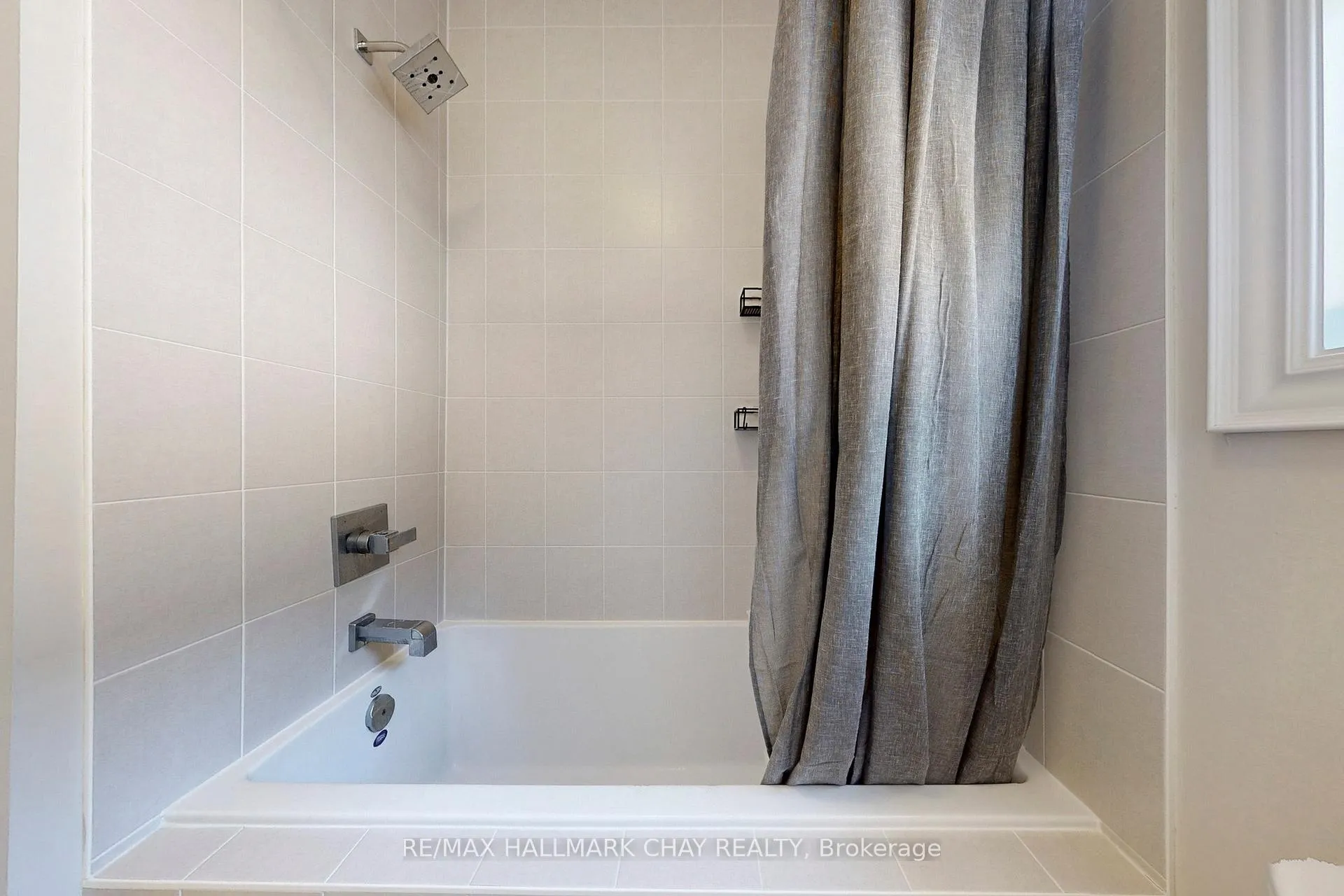 Photo 34 of 109 Bearberry Road, Springwater, Midhurst — HOMEH