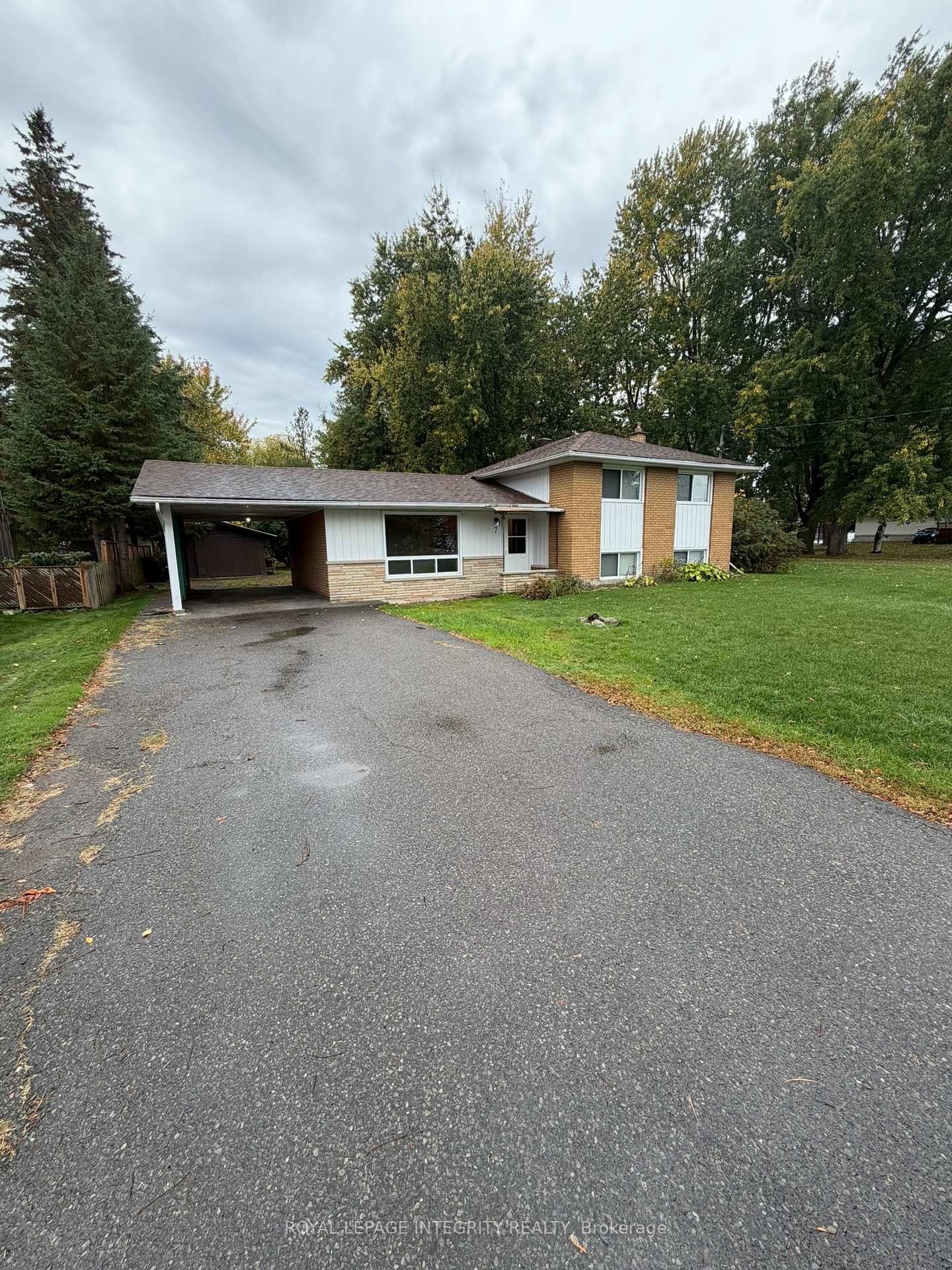 Photo 1 of 7 Lennox Street, Ottawa, Richmond — HOMEH