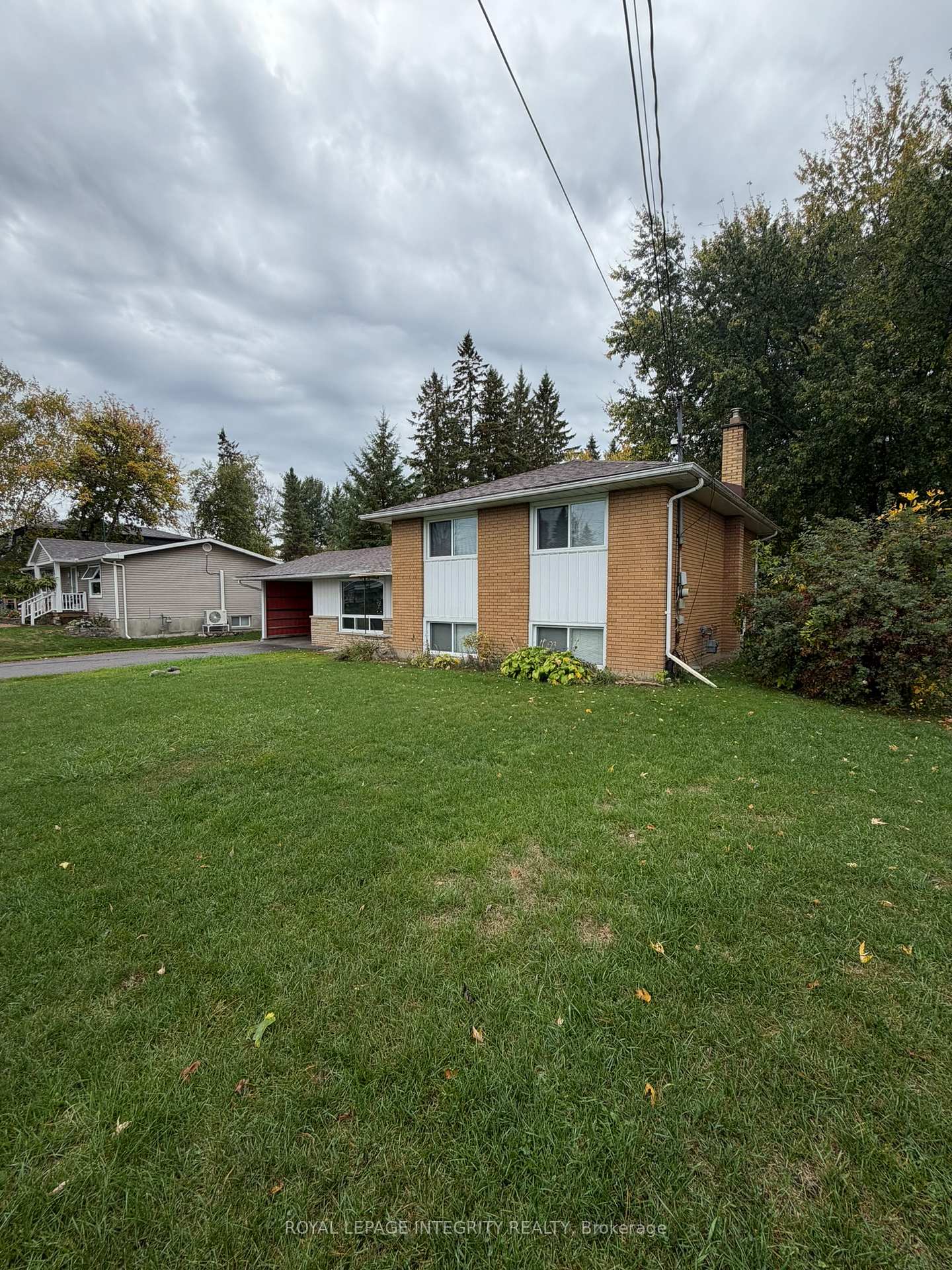 Photo 2 of 7 Lennox Street, Ottawa, Richmond — HOMEH