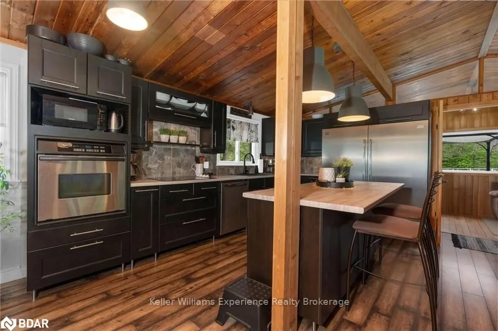 Photo 4 of 1398 Old Second Road North, Springwater, Rural Springwater — HOMEH