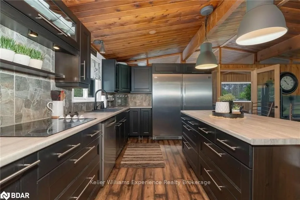Photo 5 of 1398 Old Second Road North, Springwater, Rural Springwater — HOMEH