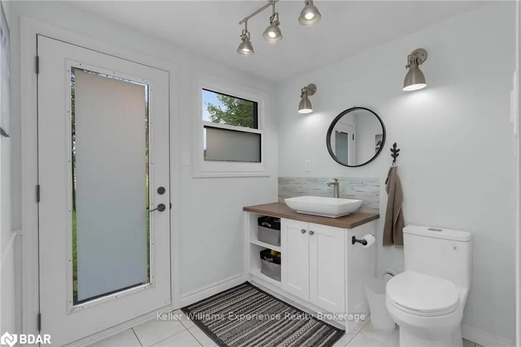 Photo 11 of 1398 Old Second Road North, Springwater, Rural Springwater — HOMEH