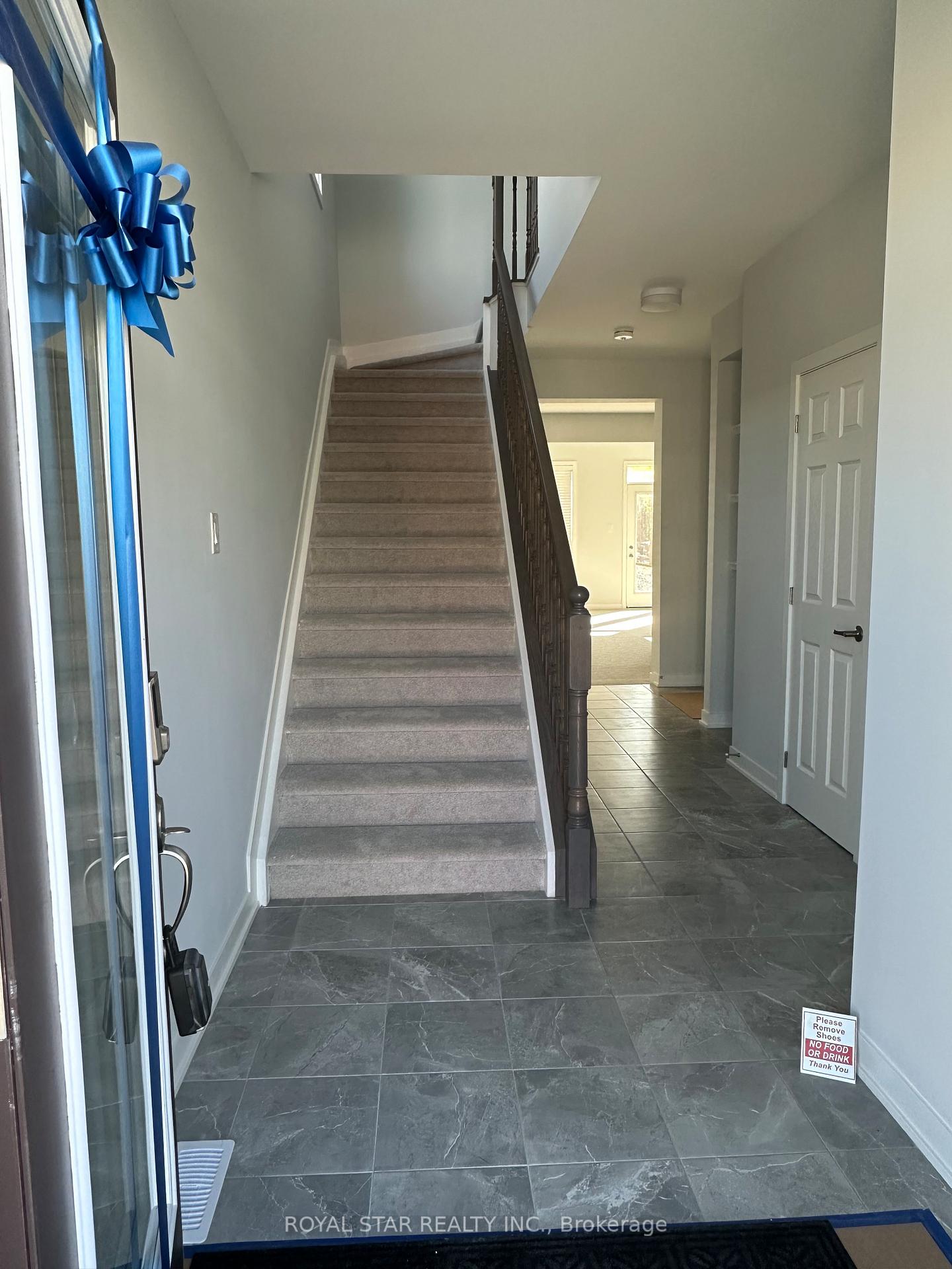 Photo 4 of 238 Billrian Crescent, Ottawa, Stittsville (North) — HOMEH