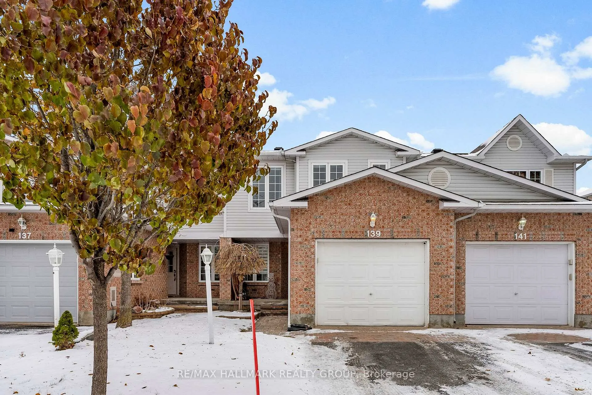 Photo 3 of 139 Whalings Circle, Ottawa, Stittsville (Central) — HOMEH