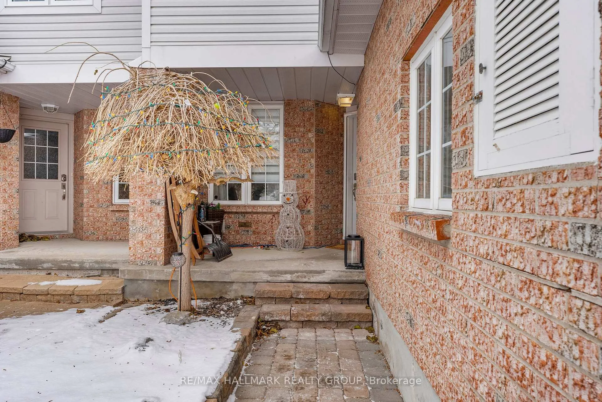 Photo 4 of 139 Whalings Circle, Ottawa, Stittsville (Central) — HOMEH