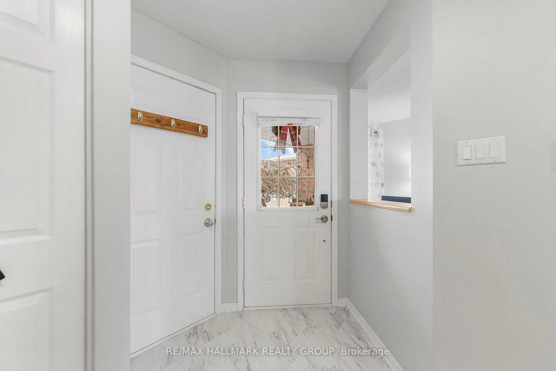 Photo 8 of 139 Whalings Circle, Ottawa, Stittsville (Central) — HOMEH