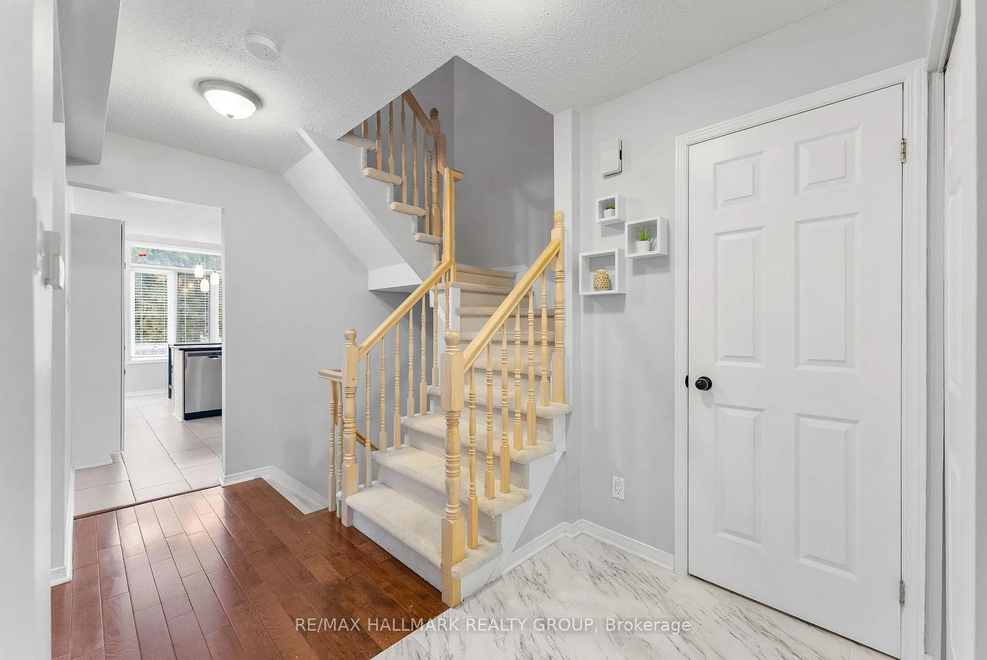 Photo 9 of 139 Whalings Circle, Ottawa, Stittsville (Central) — HOMEH