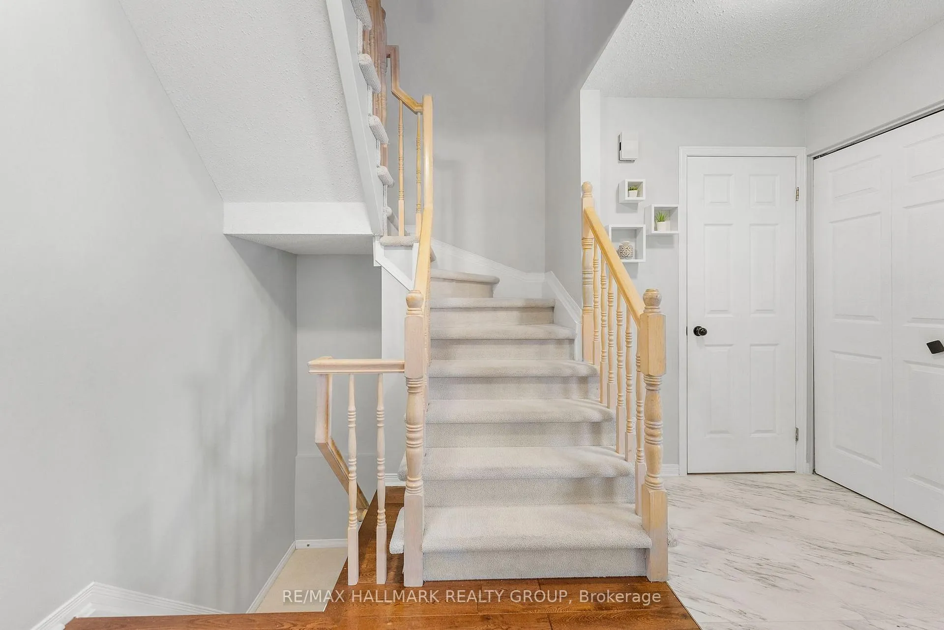 Photo 10 of 139 Whalings Circle, Ottawa, Stittsville (Central) — HOMEH