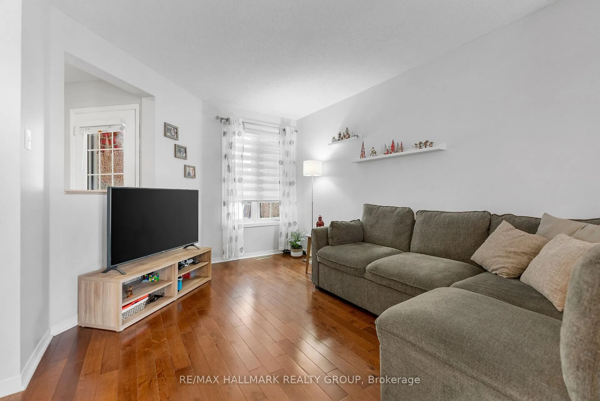 Photo 11 of 139 Whalings Circle, Ottawa, Stittsville (Central) — HOMEH