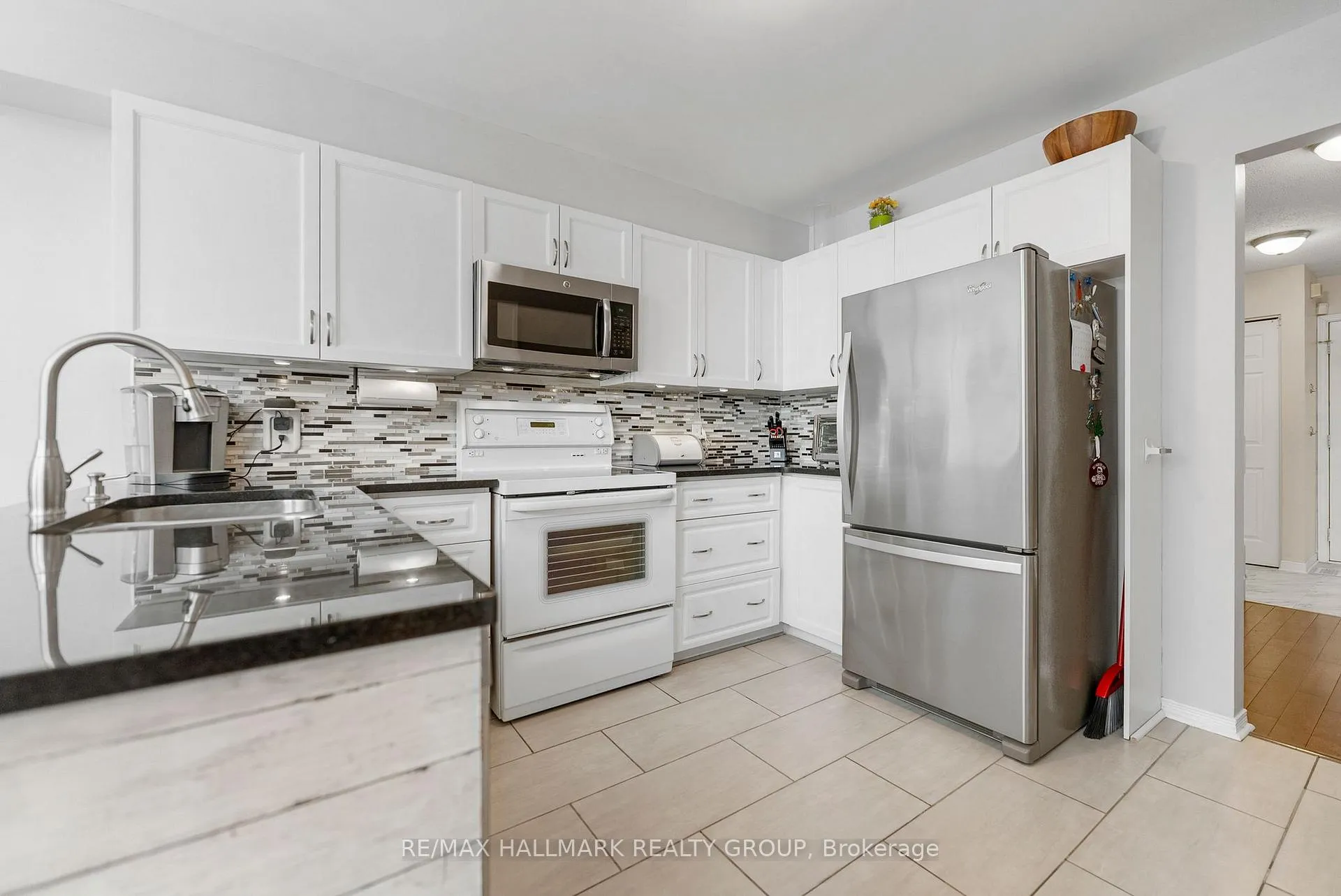 Photo 17 of 139 Whalings Circle, Ottawa, Stittsville (Central) — HOMEH
