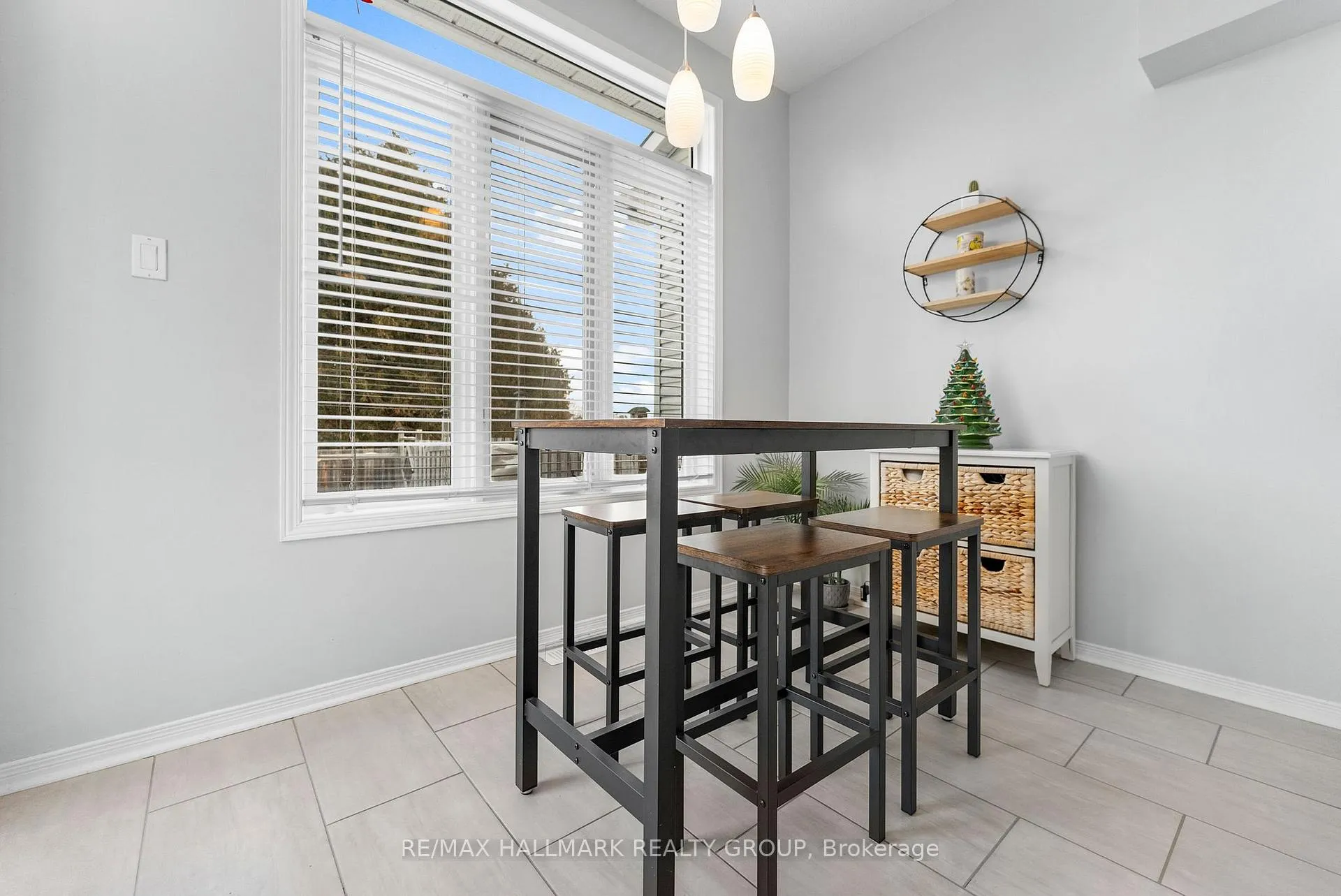 Photo 18 of 139 Whalings Circle, Ottawa, Stittsville (Central) — HOMEH