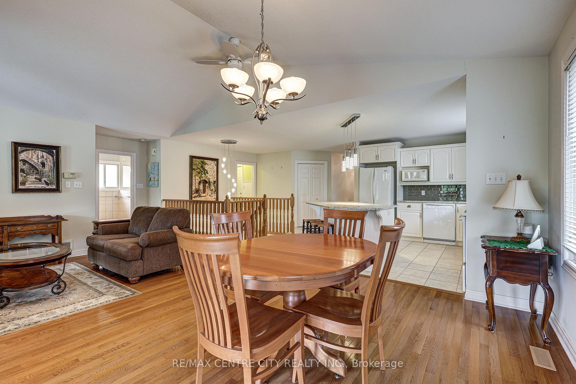 Photo 8 of 29 Hickory Lane, St. Thomas — HOMEH