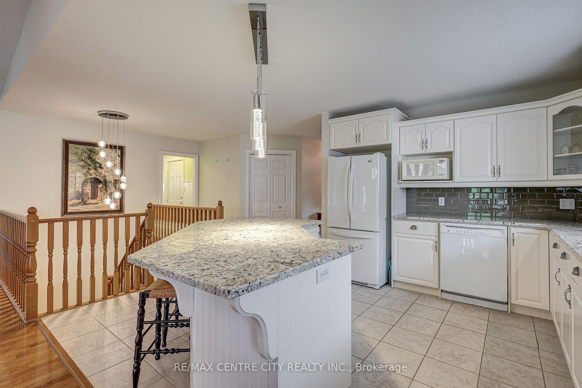 Photo 14 of 29 Hickory Lane, St. Thomas — HOMEH