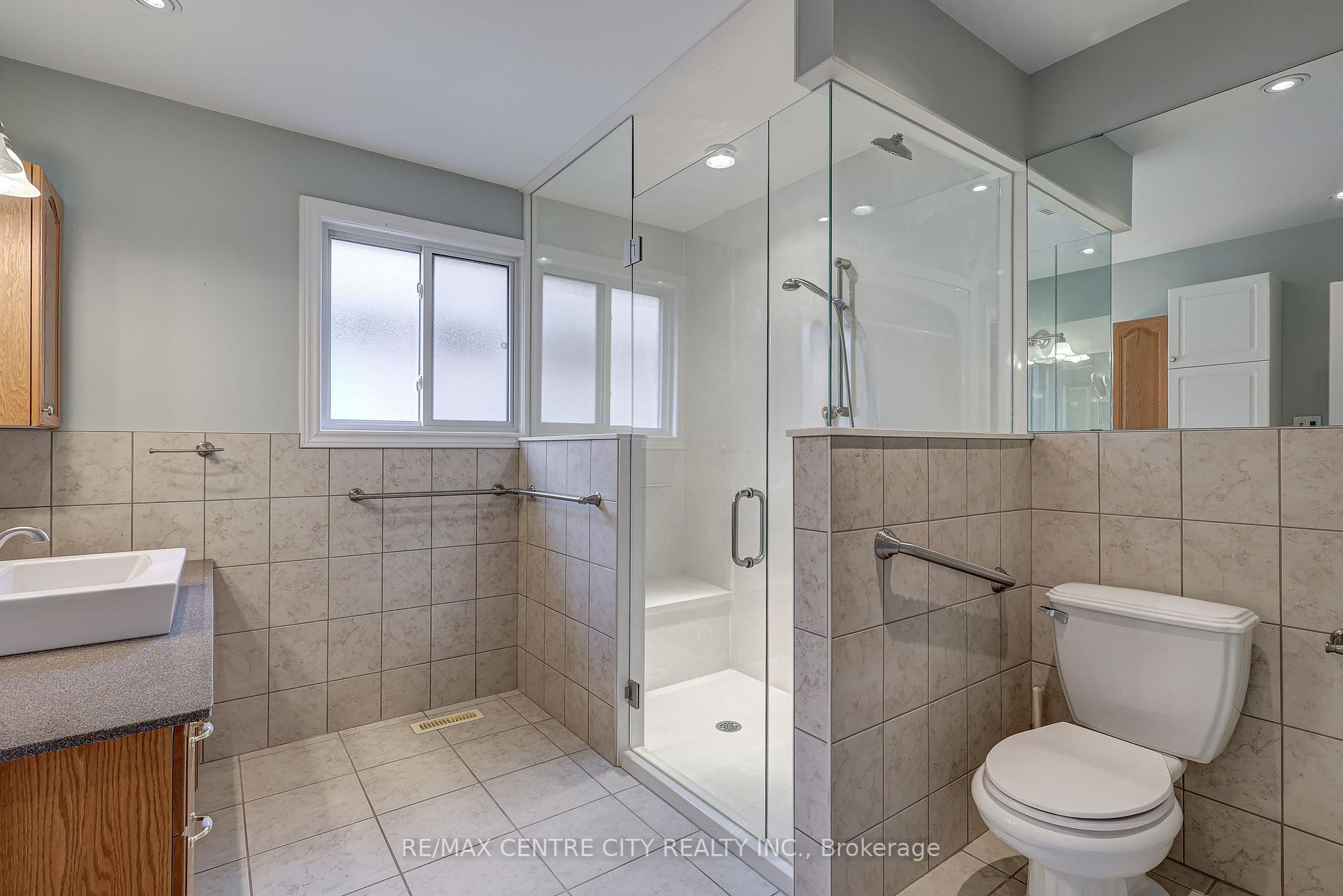 Photo 23 of 29 Hickory Lane, St. Thomas — HOMEH