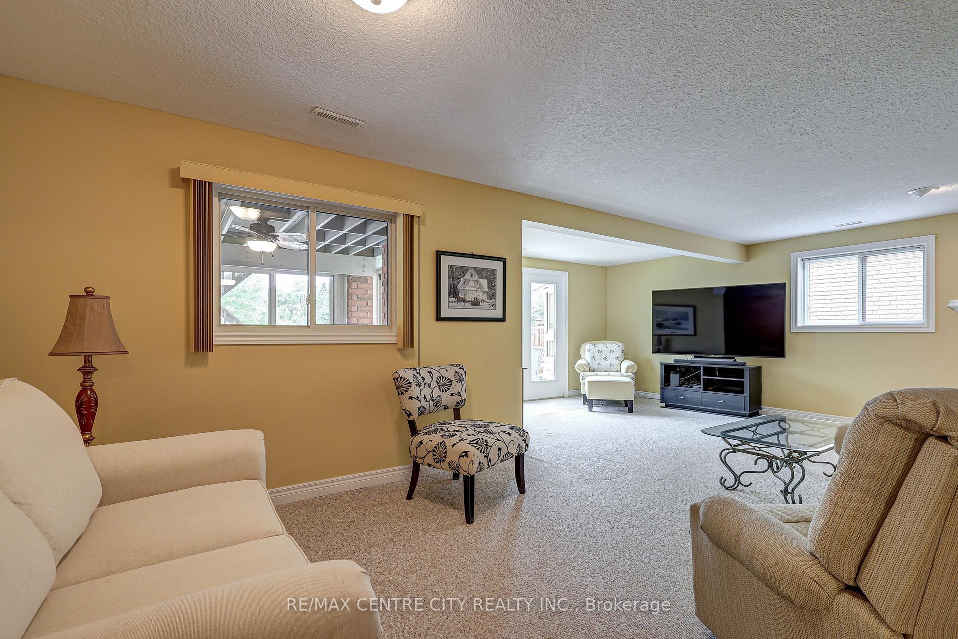 Photo 35 of 29 Hickory Lane, St. Thomas — HOMEH