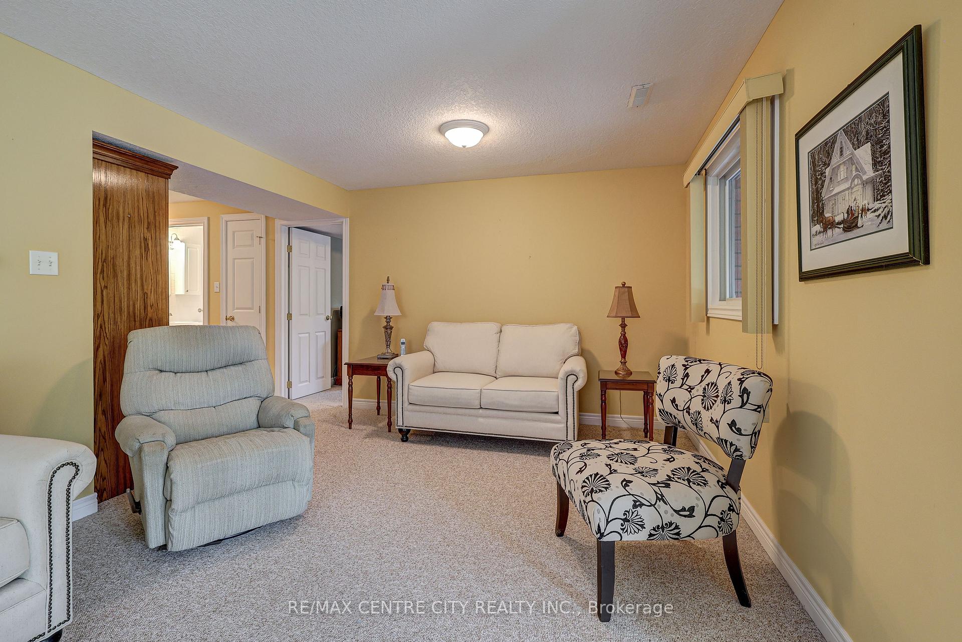 Photo 36 of 29 Hickory Lane, St. Thomas — HOMEH