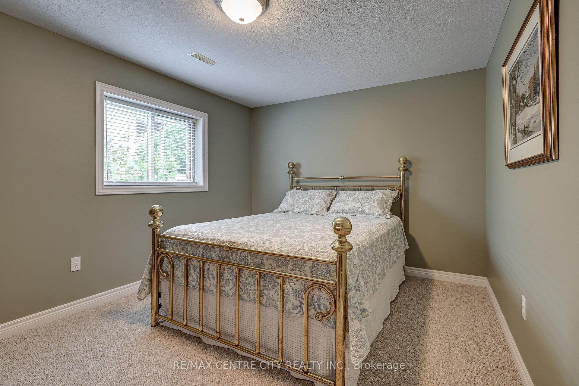 Photo 37 of 29 Hickory Lane, St. Thomas — HOMEH