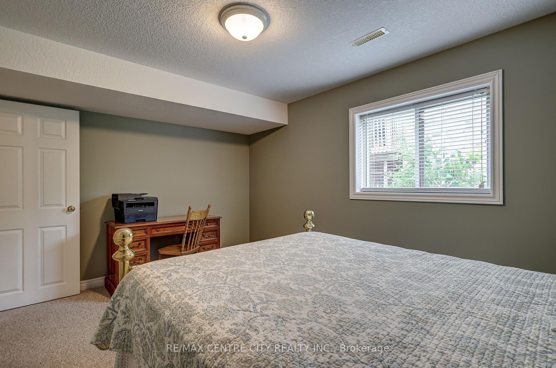 Photo 38 of 29 Hickory Lane, St. Thomas — HOMEH