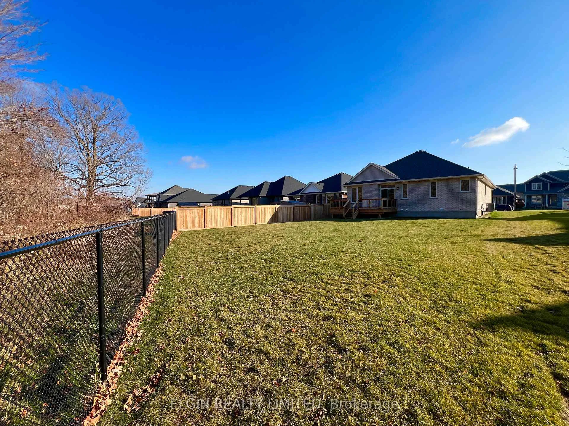 Photo 3 of 25 Dunning Way, St. Thomas — HOMEH