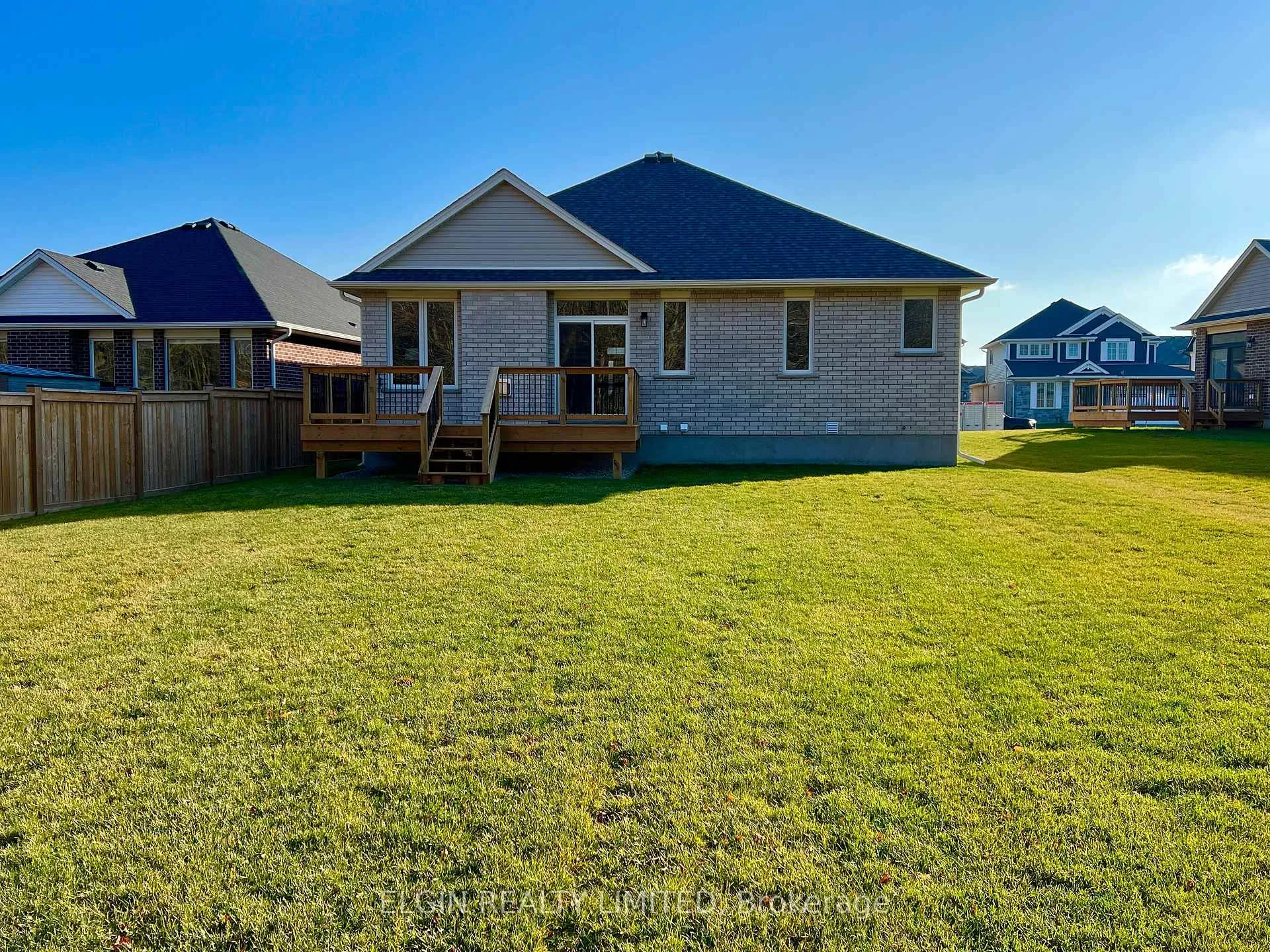 Photo 5 of 25 Dunning Way, St. Thomas — HOMEH