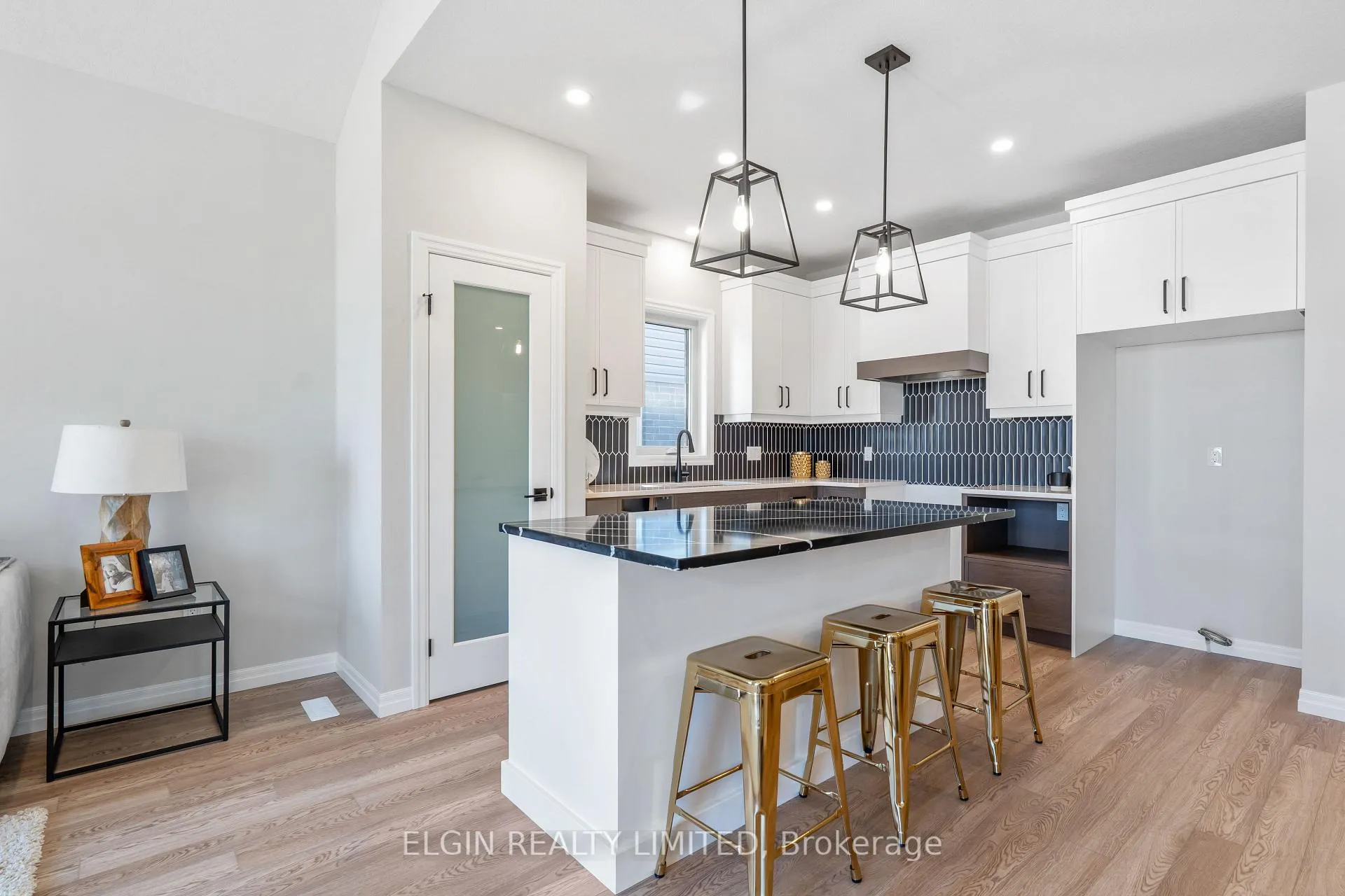 Photo 11 of 9 Dunning Way, St. Thomas — HOMEH