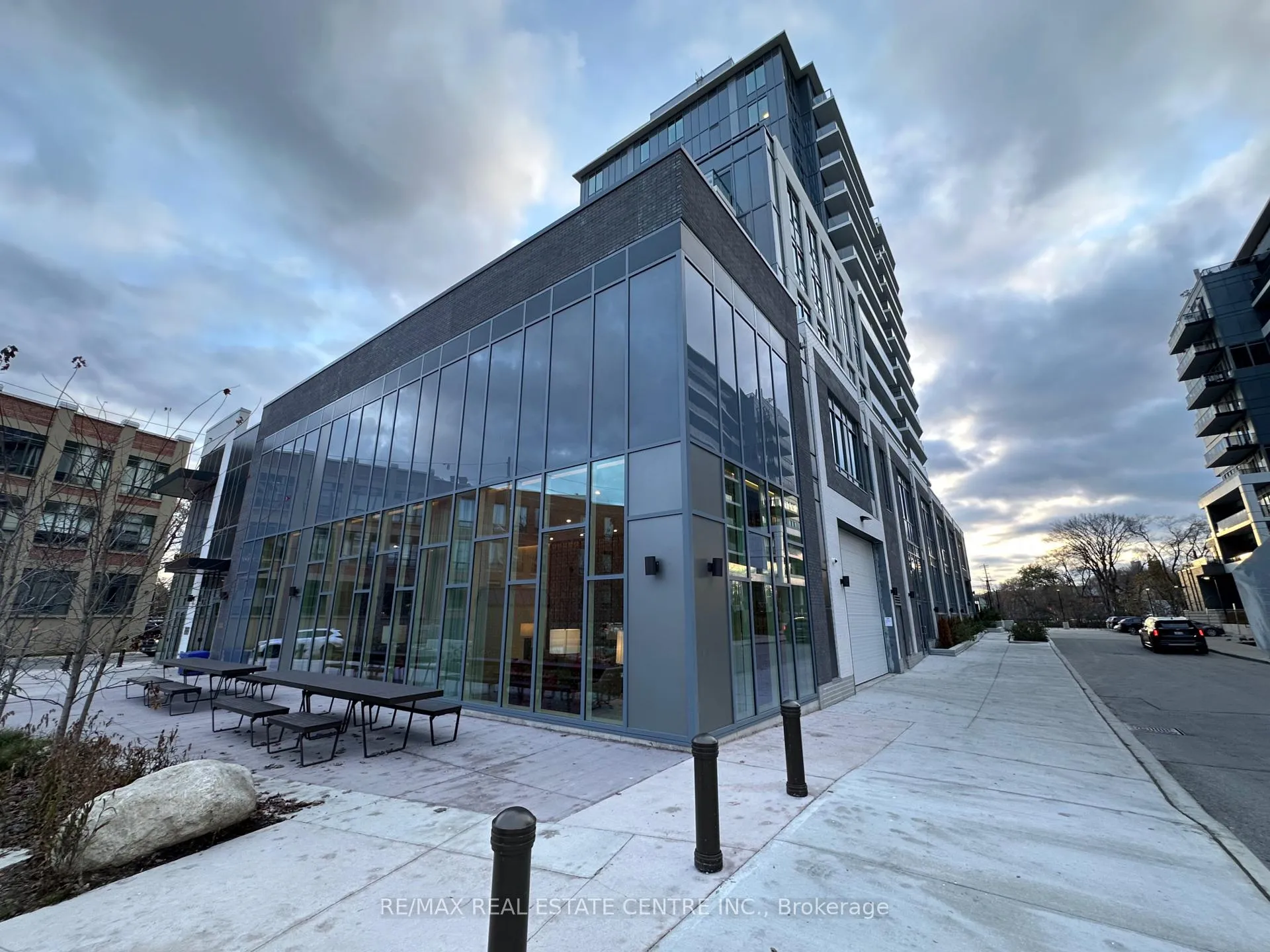 Front of Unit 1403, 93 Arthur Street S