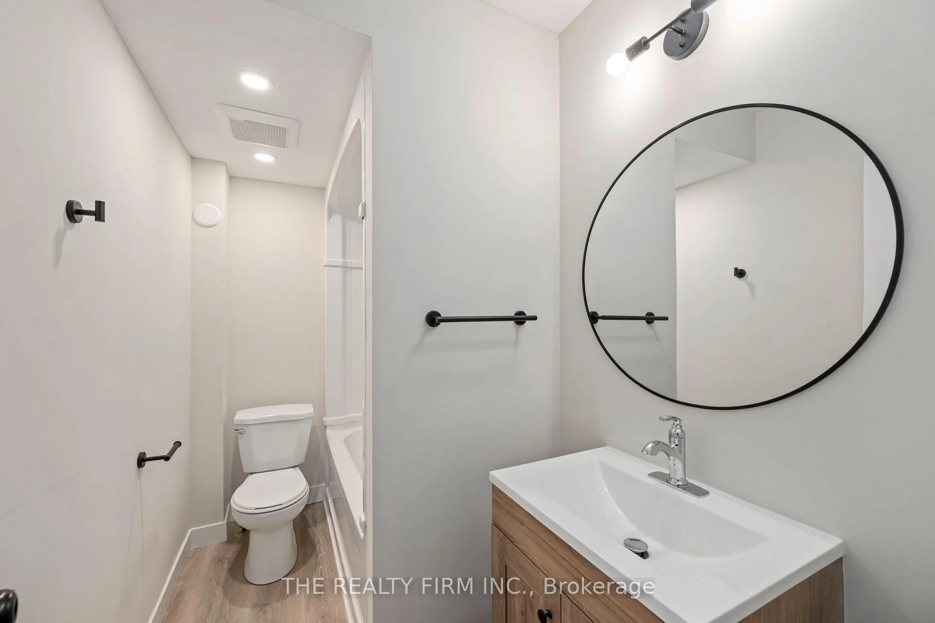 Photo 8 of 165 Sunset Drive, St. Thomas — HOMEH