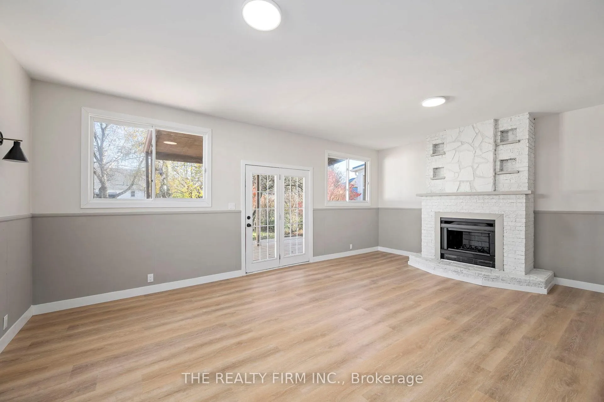 Photo 15 of 165 Sunset Drive, St. Thomas — HOMEH