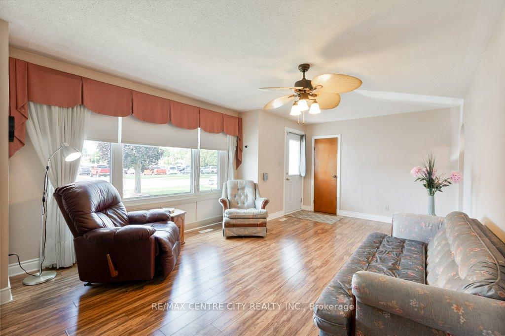 Photo 8 of 6 Wood Street, St. Thomas — HOMEH