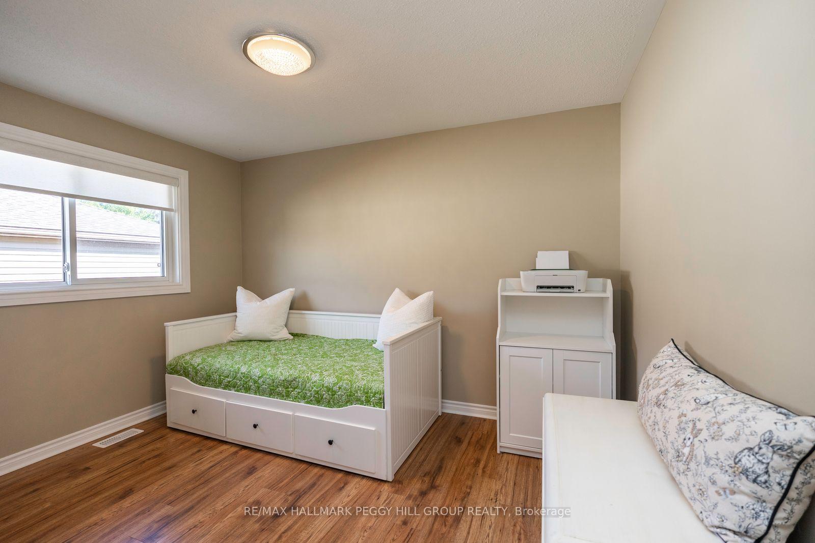 Photo 6 of 17 Bertram Drive, Springwater, Elmvale — HOMEH
