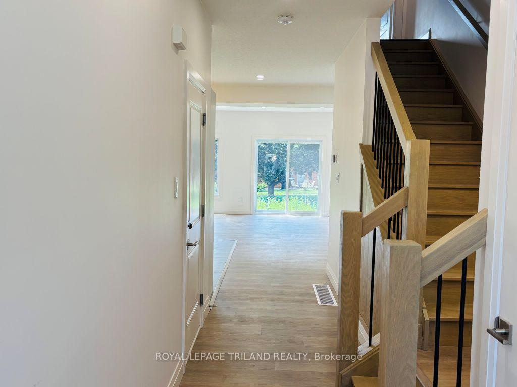 Photo 2 of Unit 4, 116 Fairview Avenue, St. Thomas — HOMEH