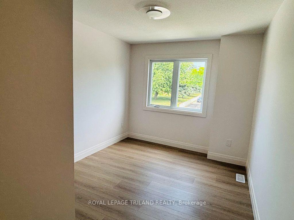 Photo 8 of Unit 4, 116 Fairview Avenue, St. Thomas — HOMEH