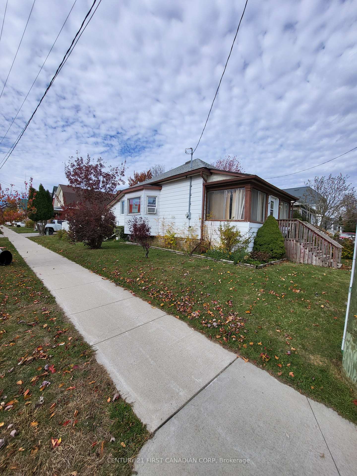 Photo 2 of 47 Fifth Avenue, St. Thomas — HOMEH