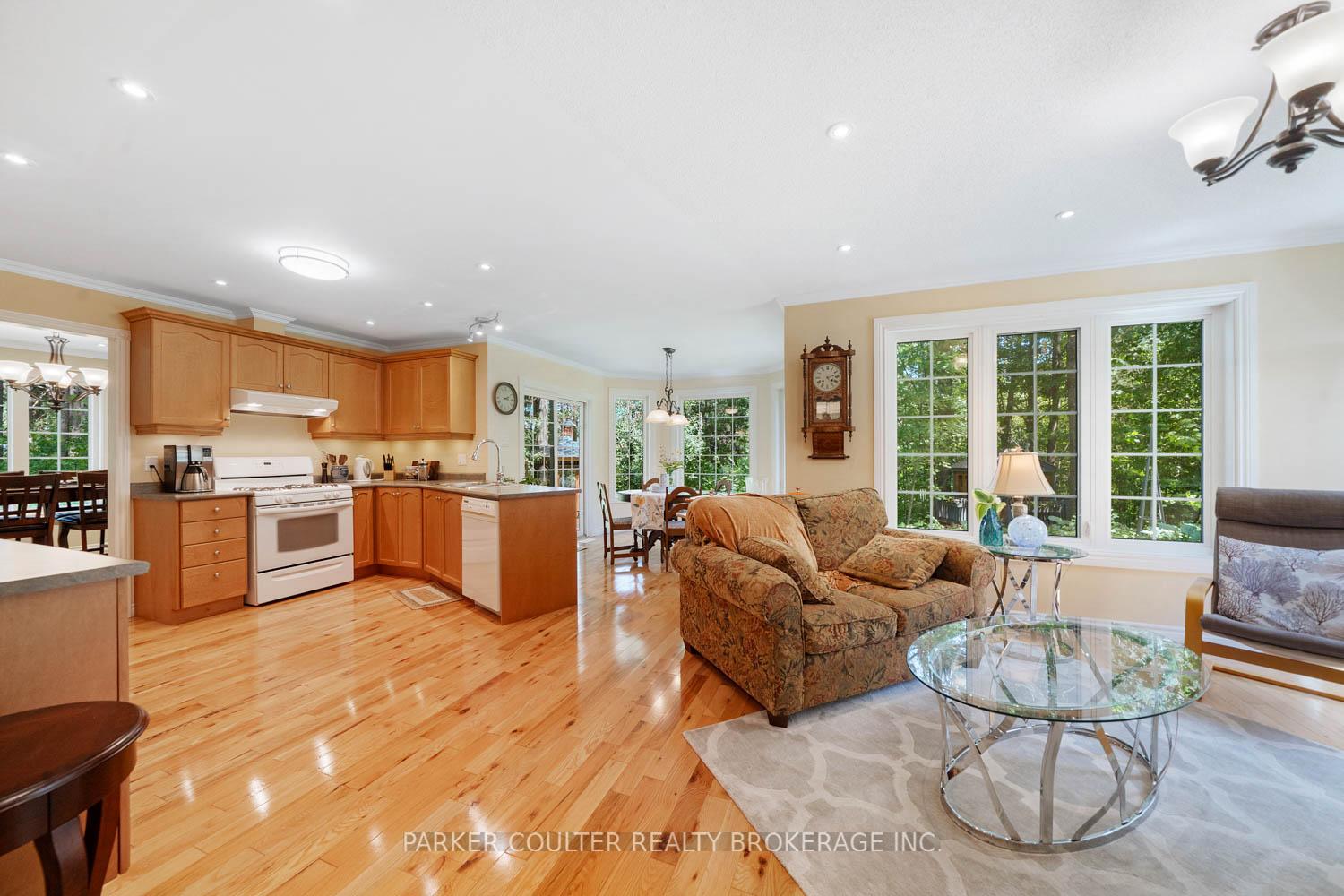 Photo 5 of 29 Robert Boulevard, Springwater, Hillsdale — HOMEH
