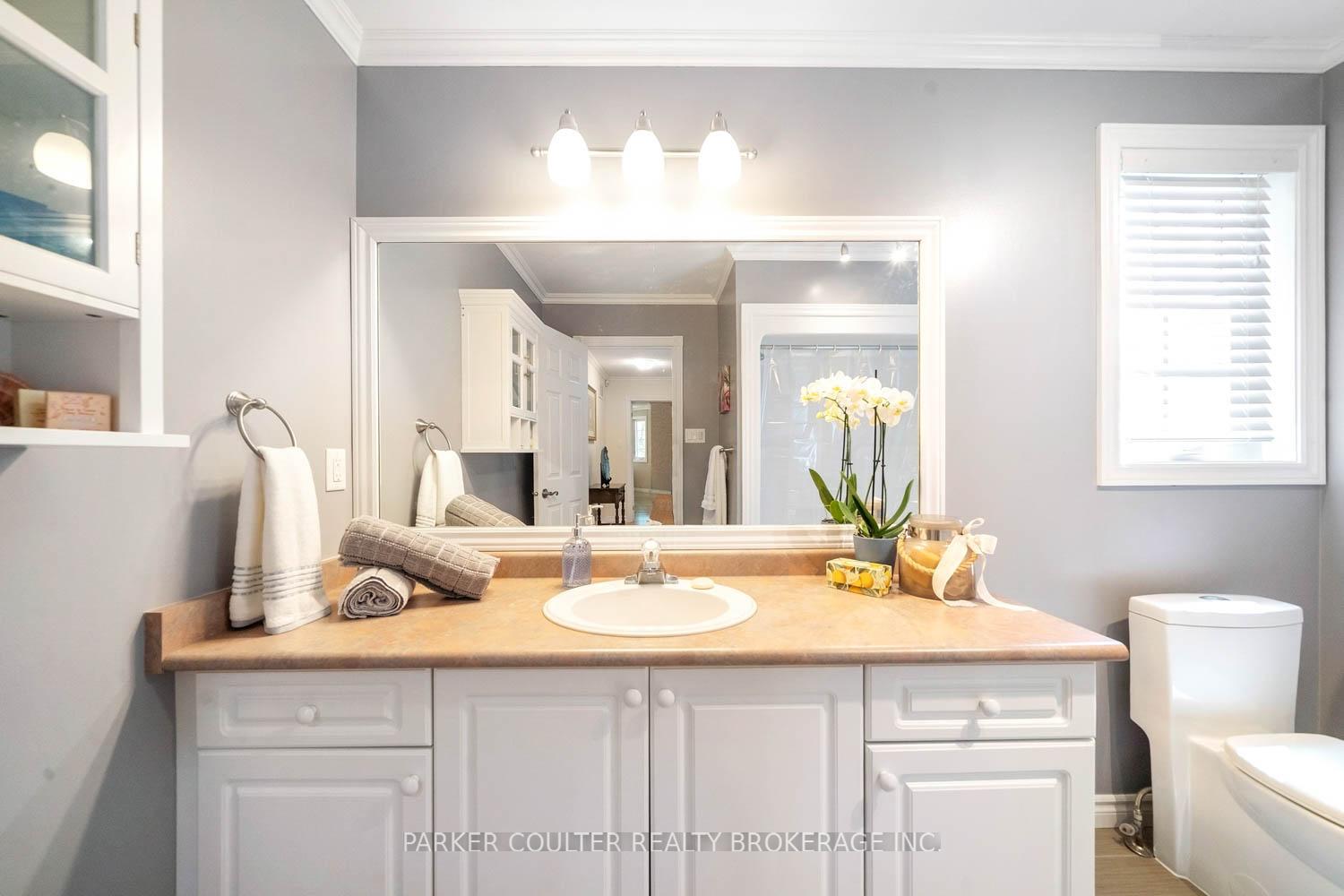 Photo 20 of 29 Robert Boulevard, Springwater, Hillsdale — HOMEH