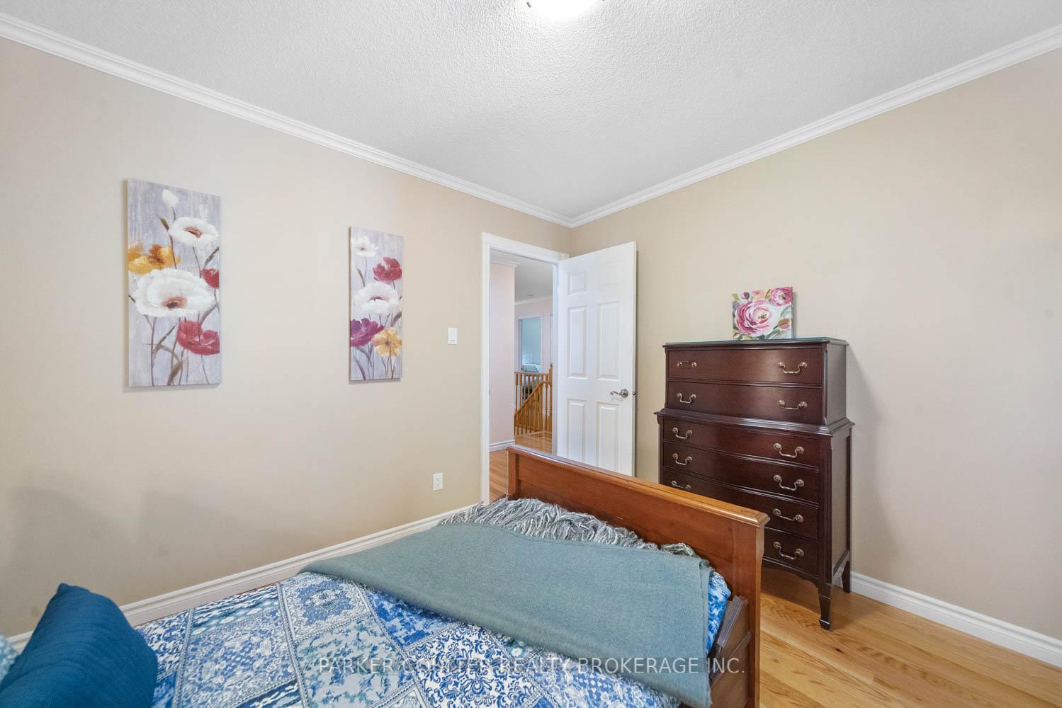 Photo 23 of 29 Robert Boulevard, Springwater, Hillsdale — HOMEH