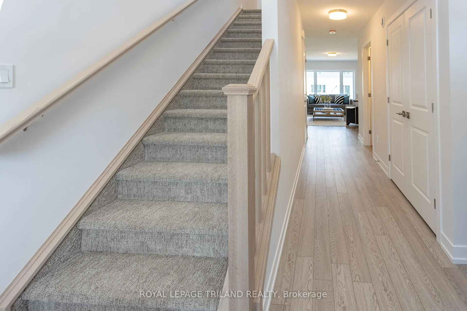 Photo 4 of 122 Styles Drive, St. Thomas — HOMEH