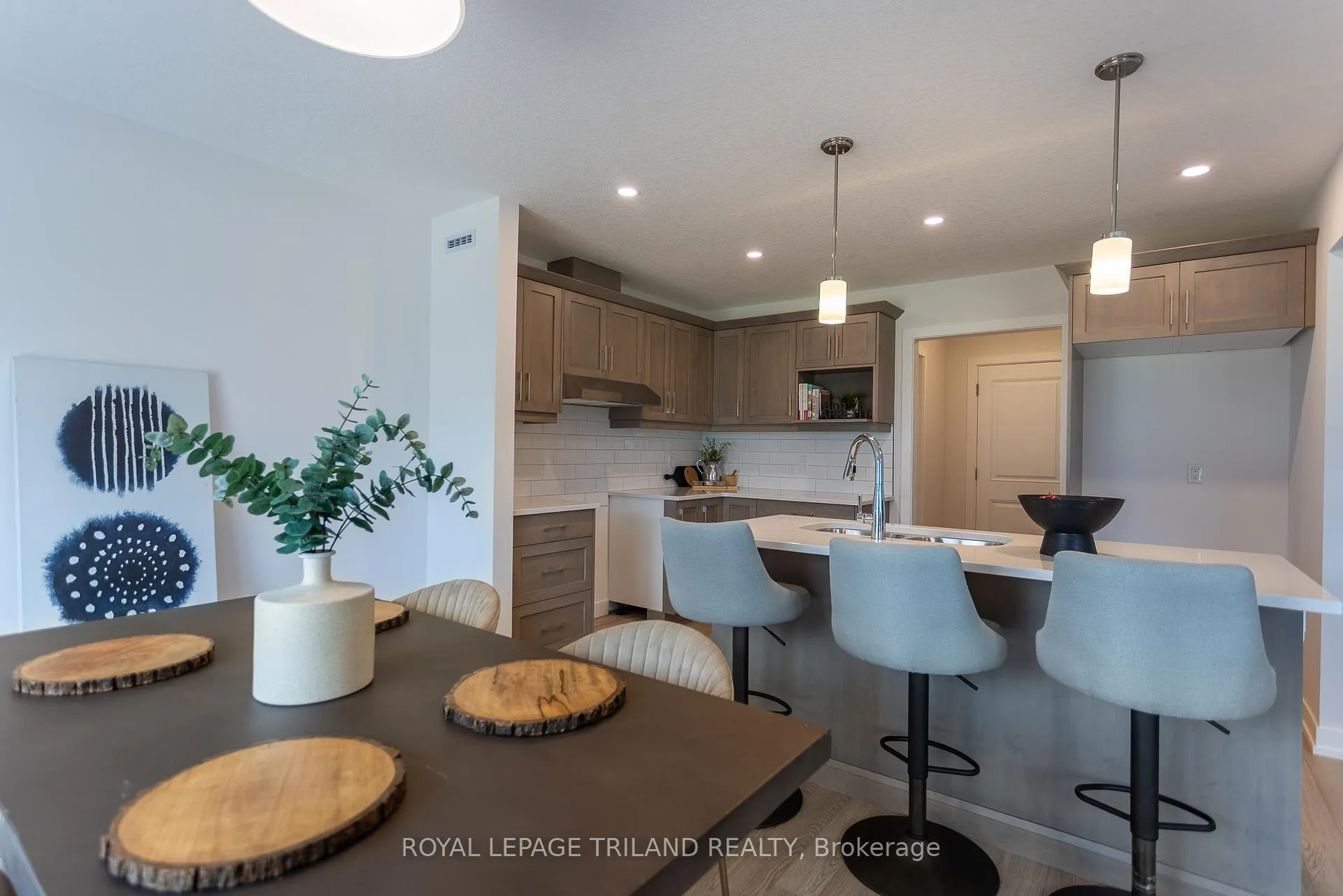 Photo 12 of 122 Styles Drive, St. Thomas — HOMEH
