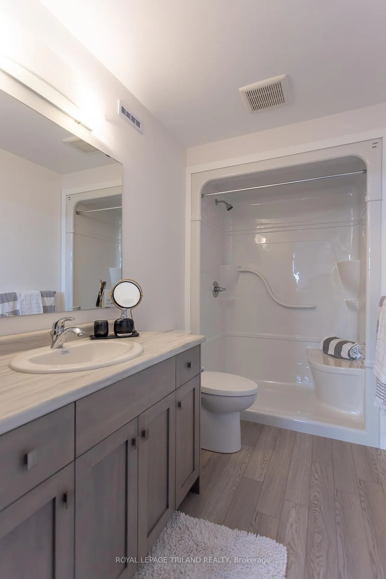 Photo 17 of 122 Styles Drive, St. Thomas — HOMEH