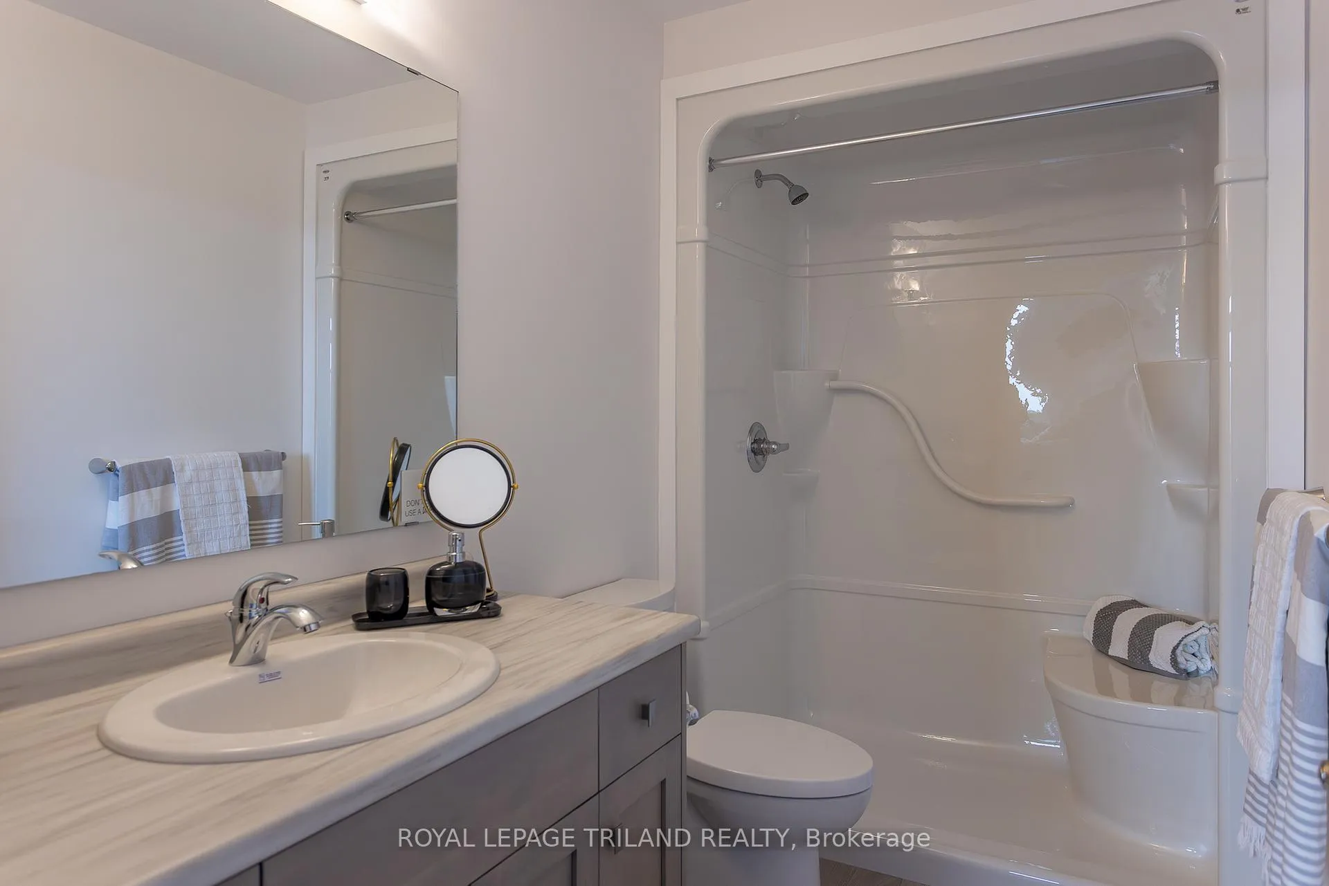 Photo 18 of 122 Styles Drive, St. Thomas — HOMEH