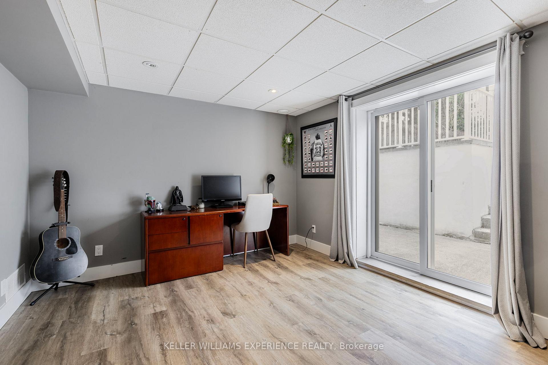 Photo 17 of 31 Lawrence Avenue, Springwater, Minesing — HOMEH