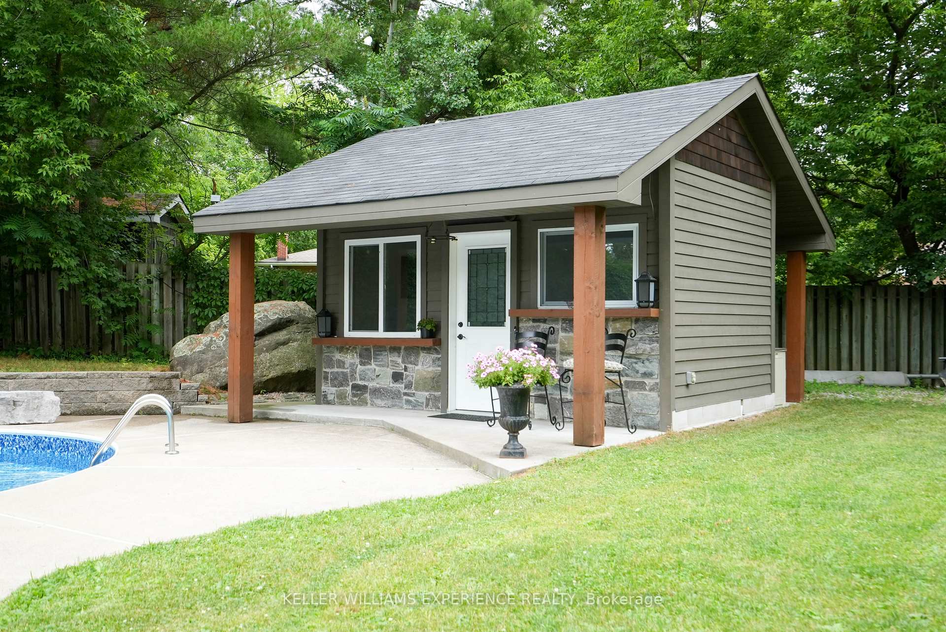 Photo 22 of 31 Lawrence Avenue, Springwater, Minesing — HOMEH