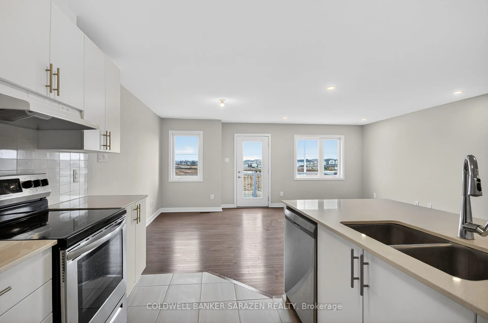 Photo 18 of 6323 Perth Street, Ottawa, Btwn Franktown Rd. & Fallowfield Rd. — HOMEH