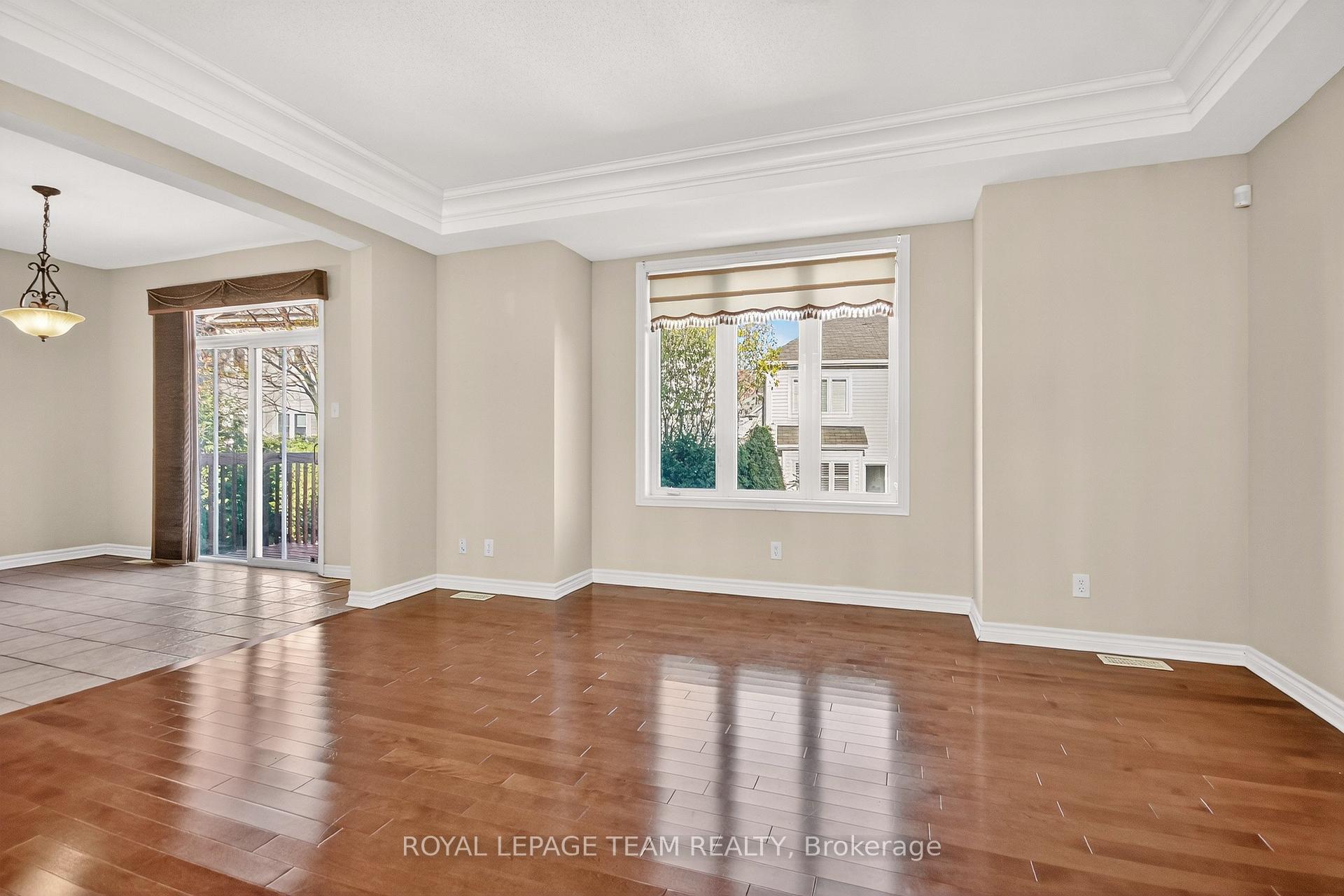 Photo 4 of 236 Kohilo Crescent, Ottawa, Stittsville (North) — HOMEH