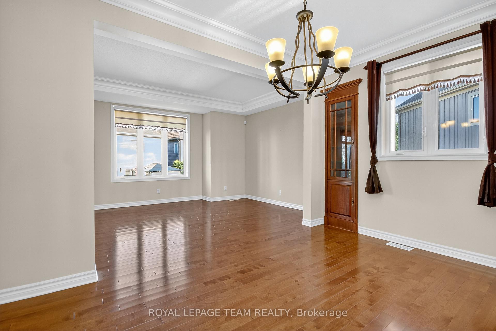 Photo 9 of 236 Kohilo Crescent, Ottawa, Stittsville (North) — HOMEH