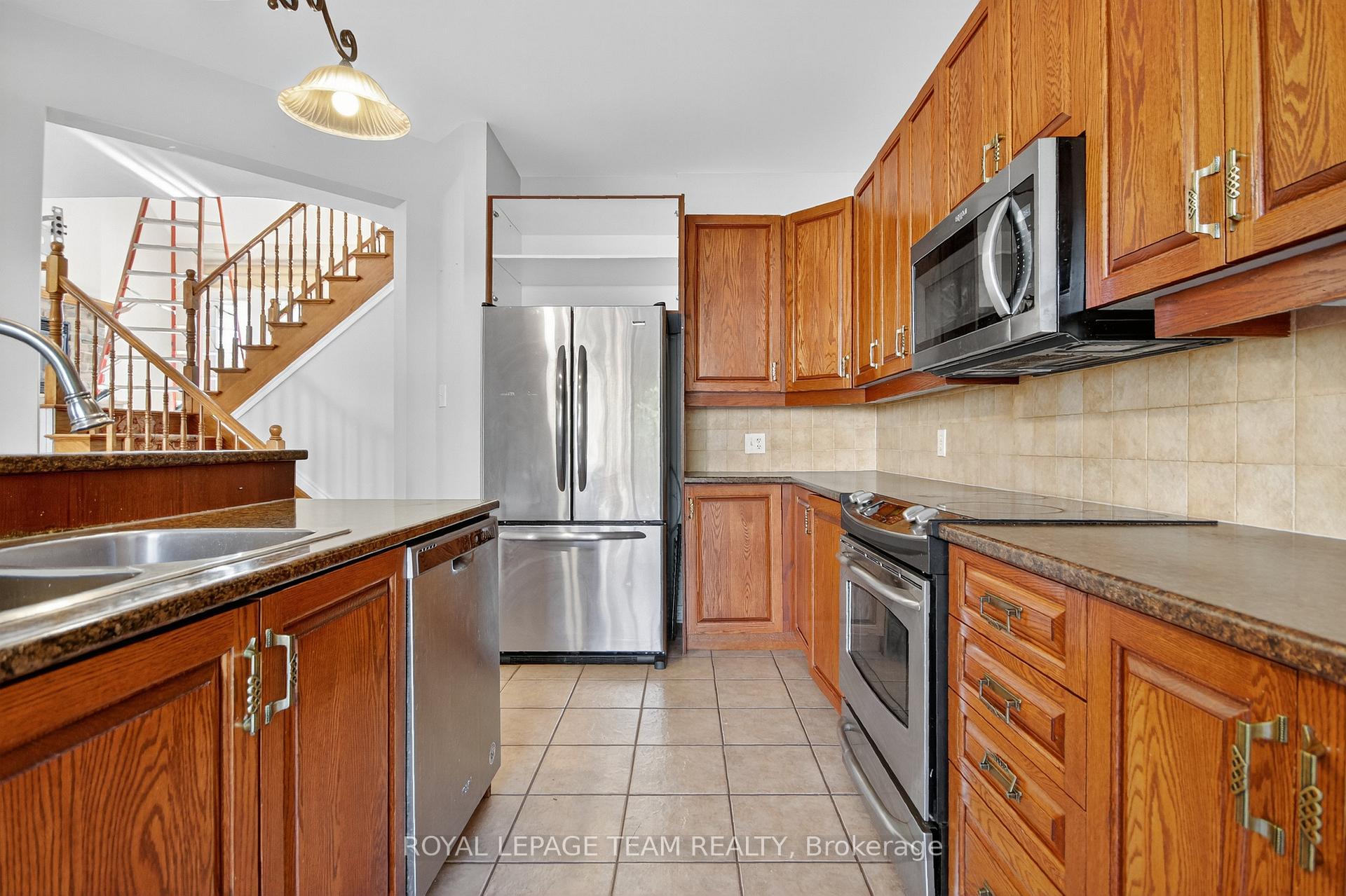 Photo 14 of 236 Kohilo Crescent, Ottawa, Stittsville (North) — HOMEH