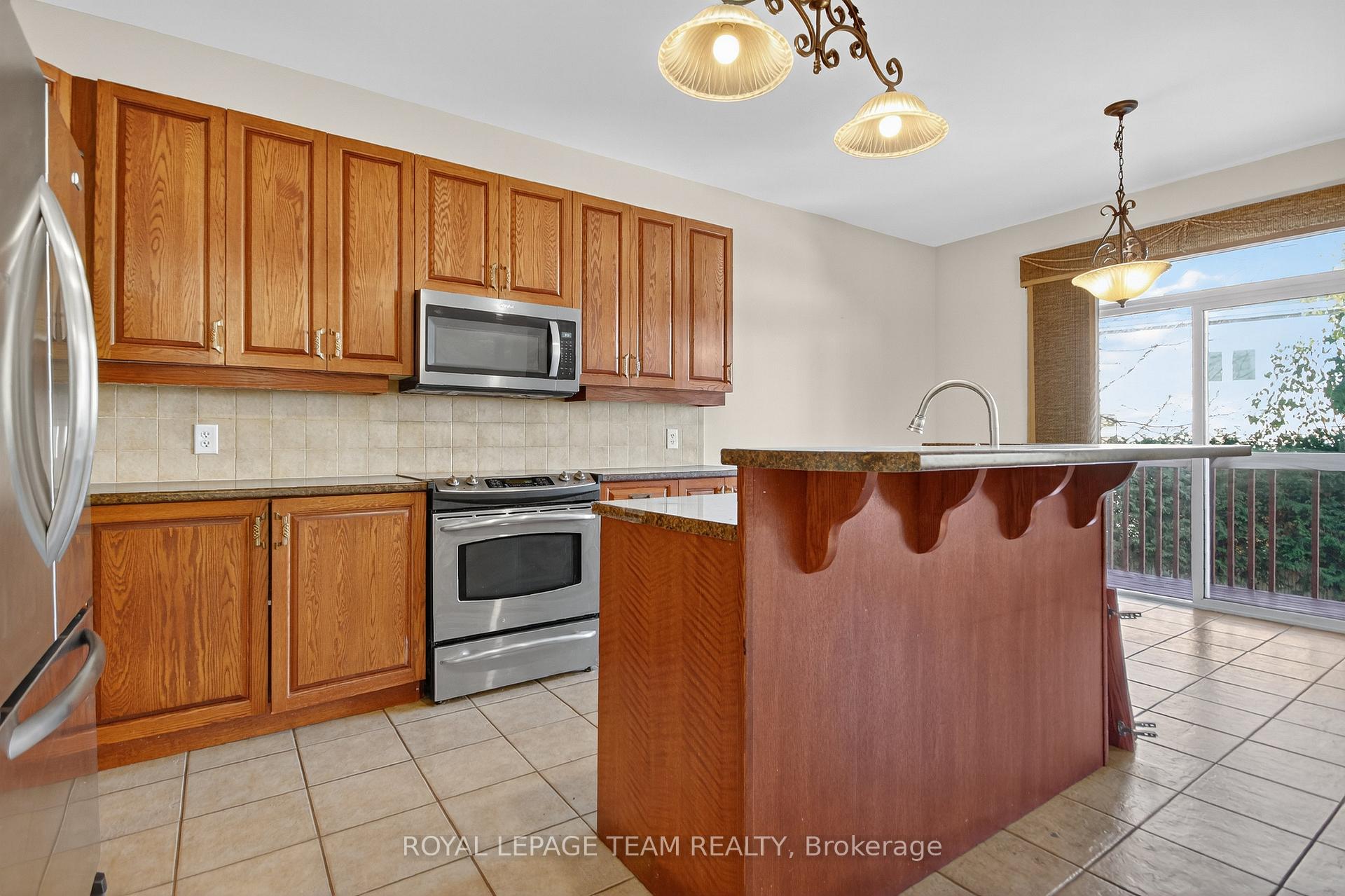 Photo 15 of 236 Kohilo Crescent, Ottawa, Stittsville (North) — HOMEH