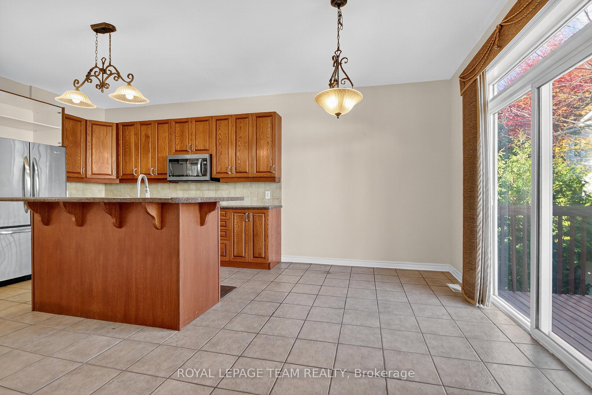 Photo 18 of 236 Kohilo Crescent, Ottawa, Stittsville (North) — HOMEH