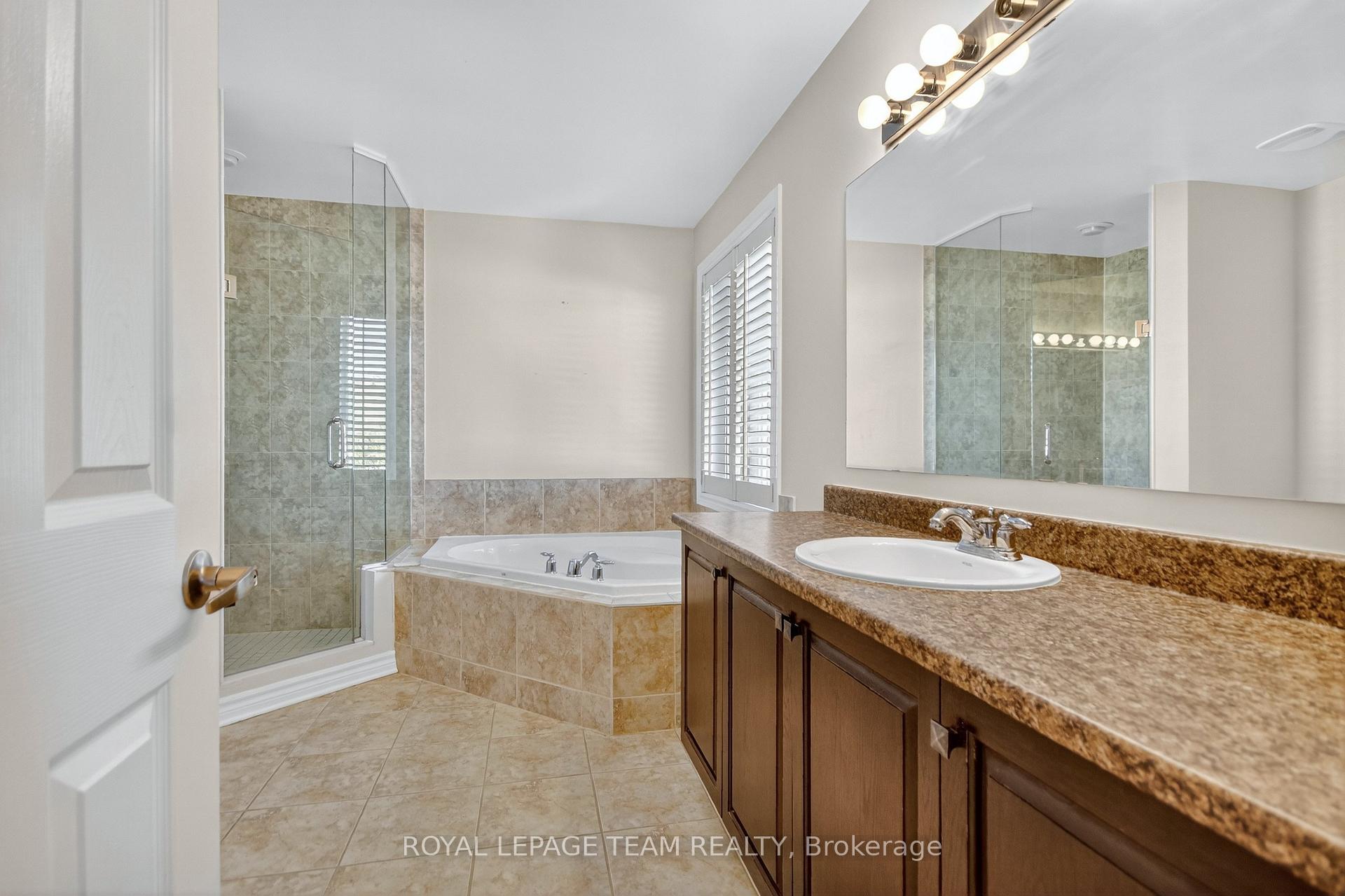 Photo 30 of 236 Kohilo Crescent, Ottawa, Stittsville (North) — HOMEH